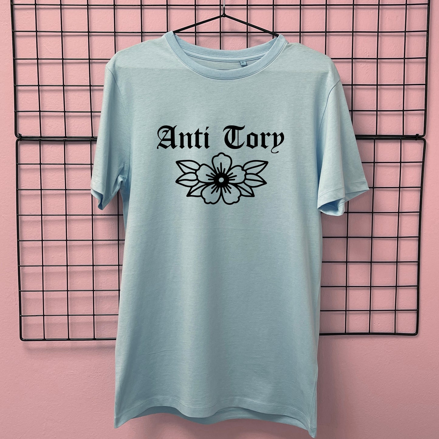 ANTI TORY FLOWER T-SHIRT