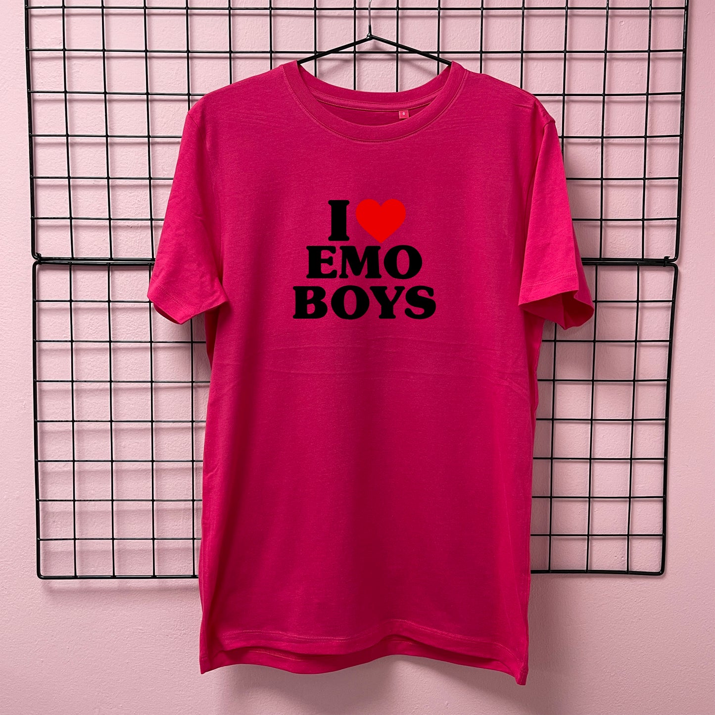 I LOVE TO EMO BOYS HEART T-SHIRT