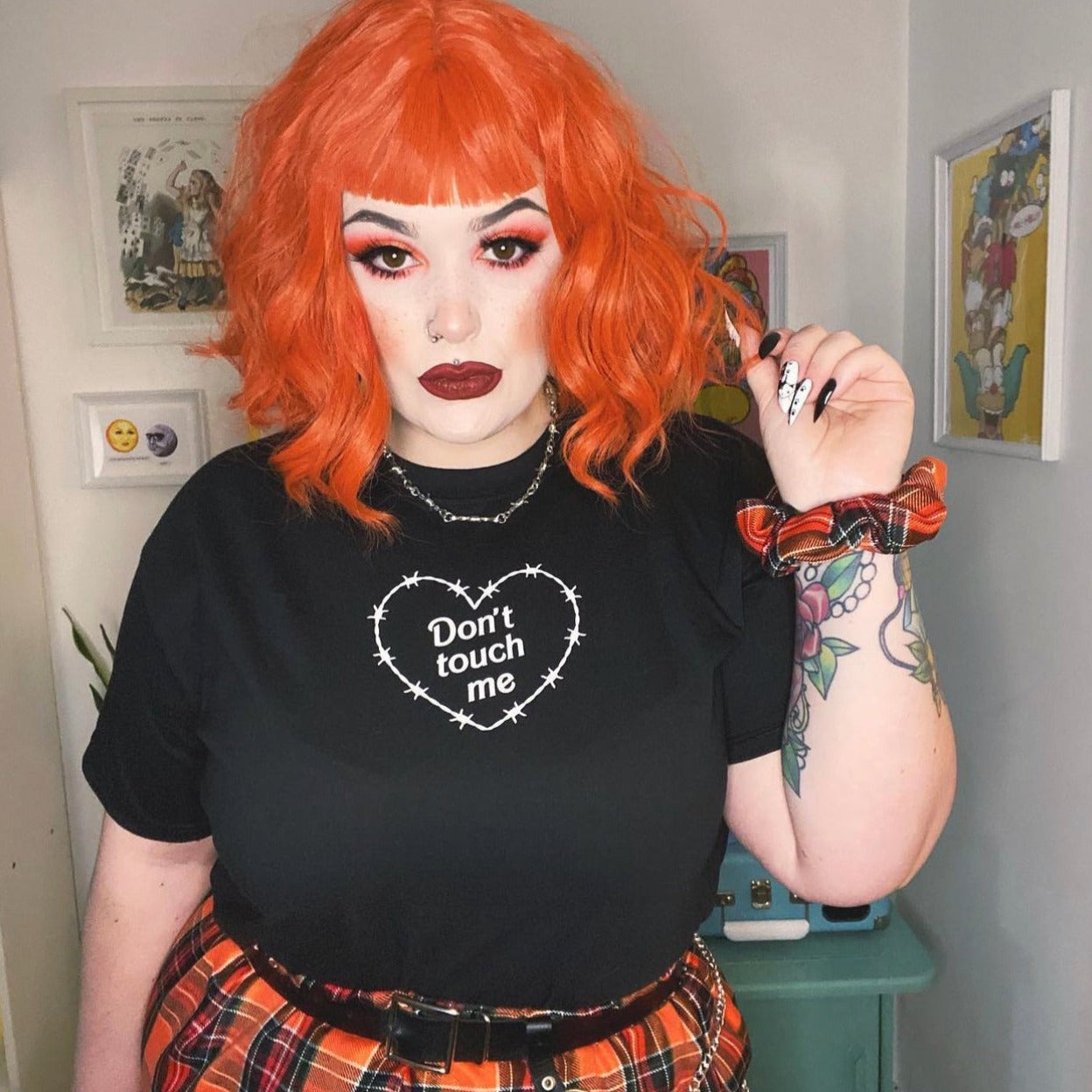 DON'T TOUCH ME HEART T-SHIRT