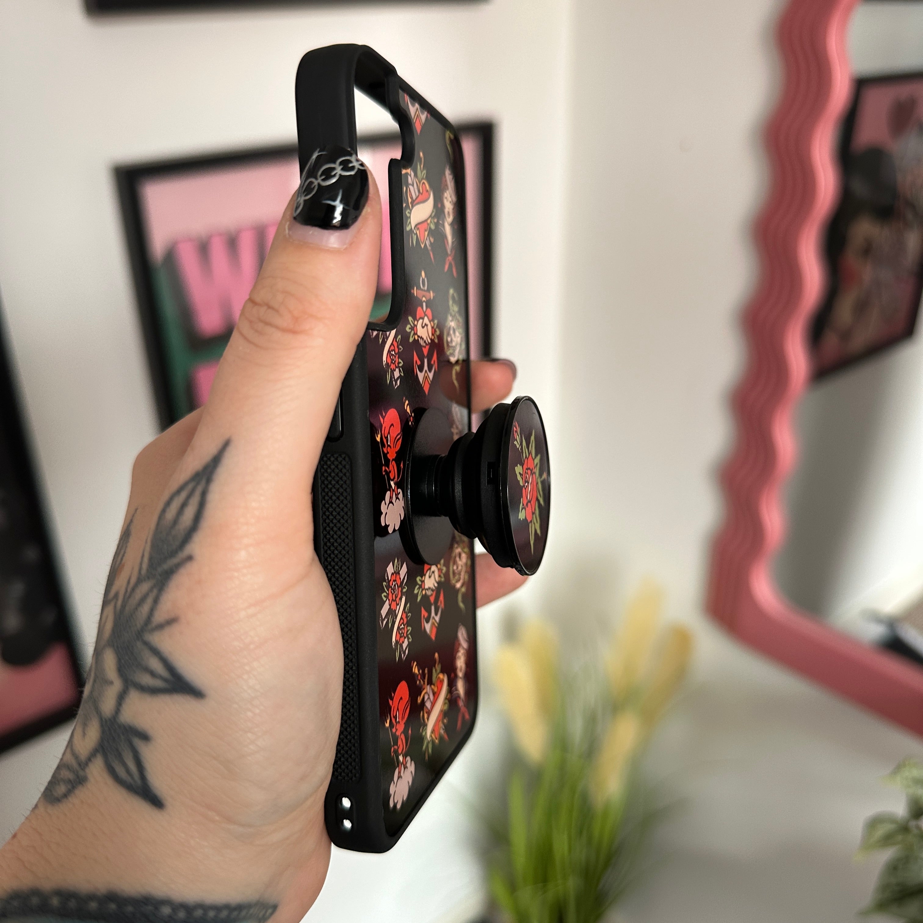 6 TATS PHONE CASE