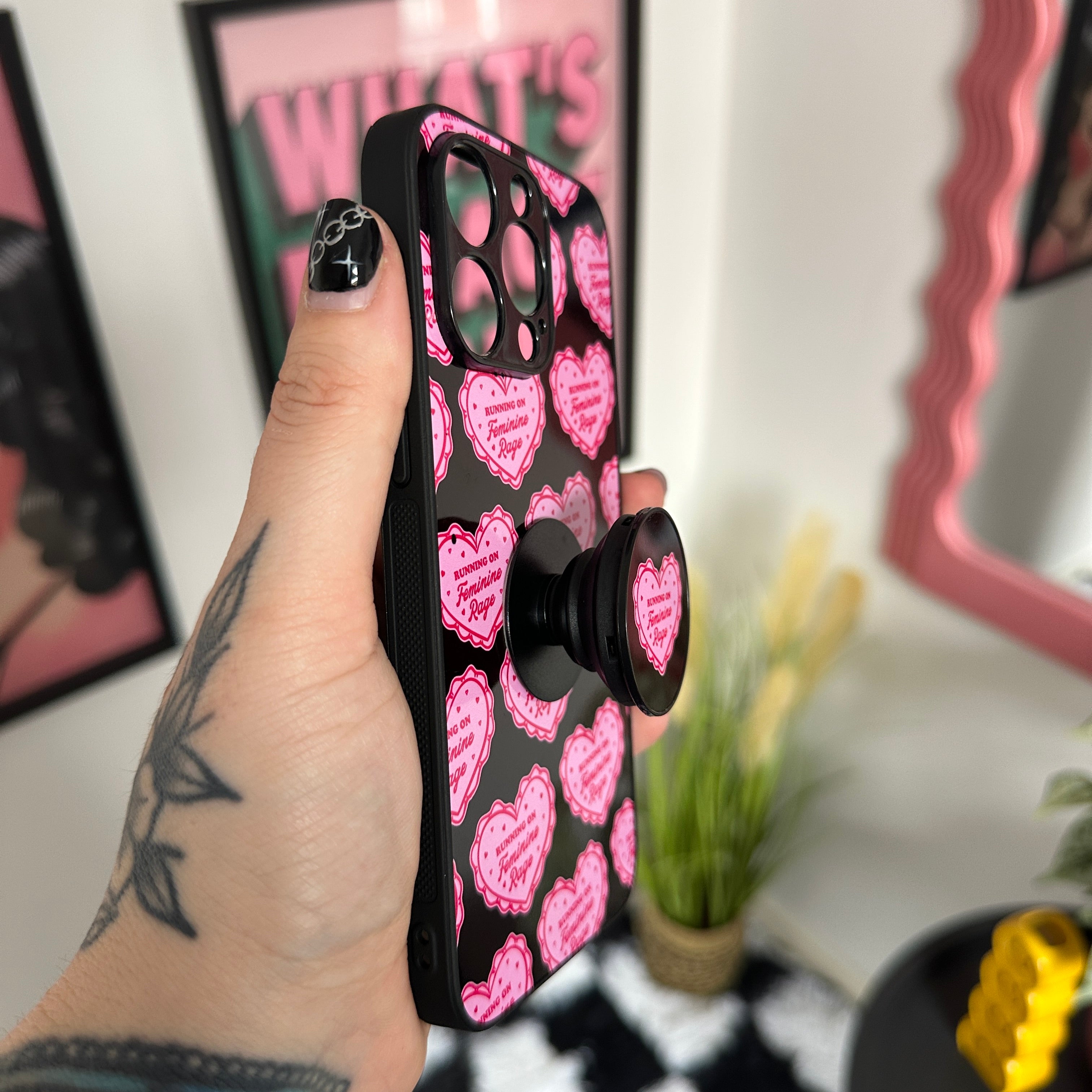 FEMININE RAGE PHONE GRIP