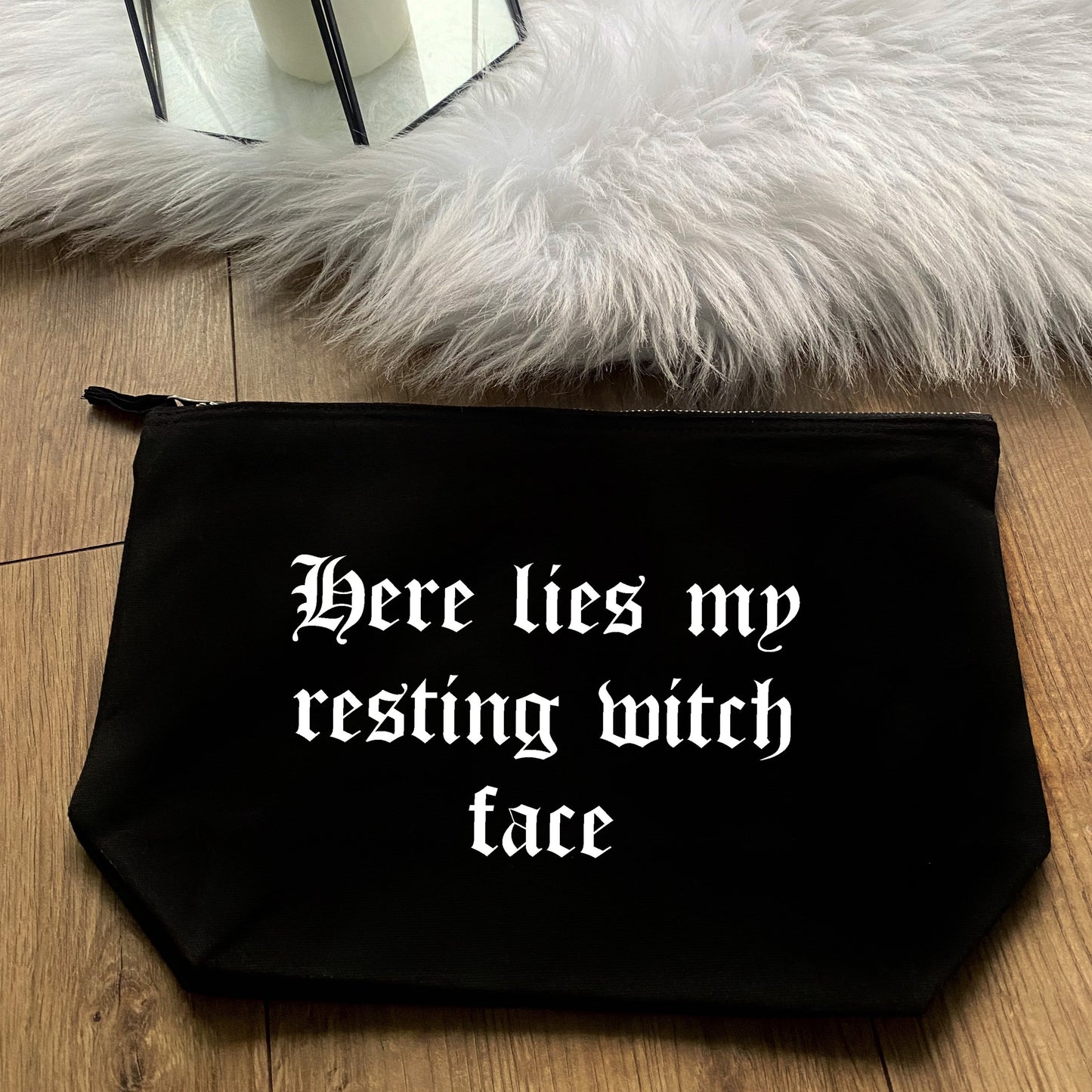RESTING WITCH FACE MAKE UP ACCESSORY BAG